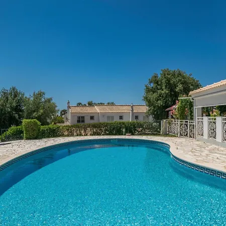 Villa Akivillas Vale